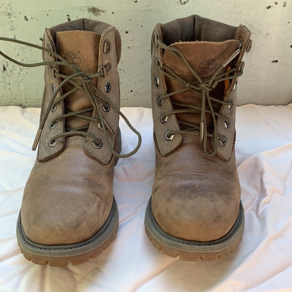 TIMBERLAND Women’s 8.5 brown boot - Picture 2 of 7